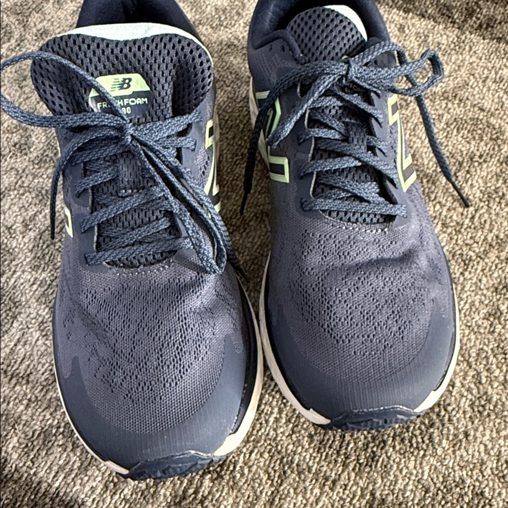 New Balance fresh foam 680 running sneakers - Picture 2 of 11